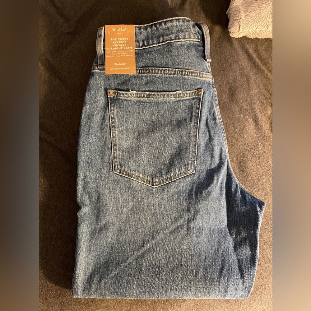 Madewell The Petite Curvy Perfect Vintage Straight Jean in Earlwood Wash